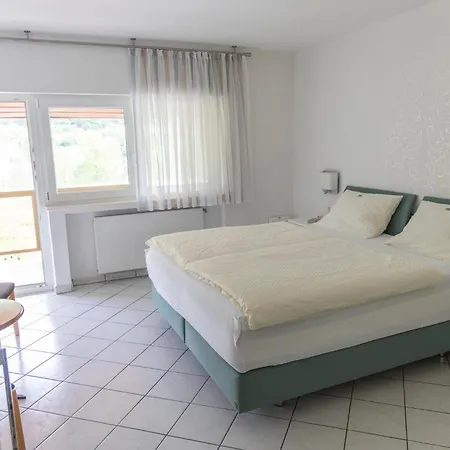 Weinhaus Henerichs Inn Pommern